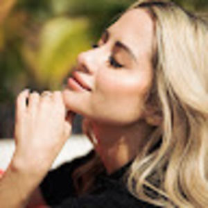 Meet your Posher, Simone